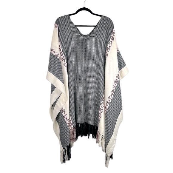 World Market Boho Festival Native American Print Open Knit Sweater Poncho OS - Picture 1 of 8
